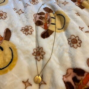 Icing gold floral pendant